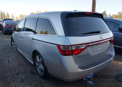 2013 Honda Odyssey Touring/Touring Elite from USA, damaged, VIN 5FNRL5H99DB081716